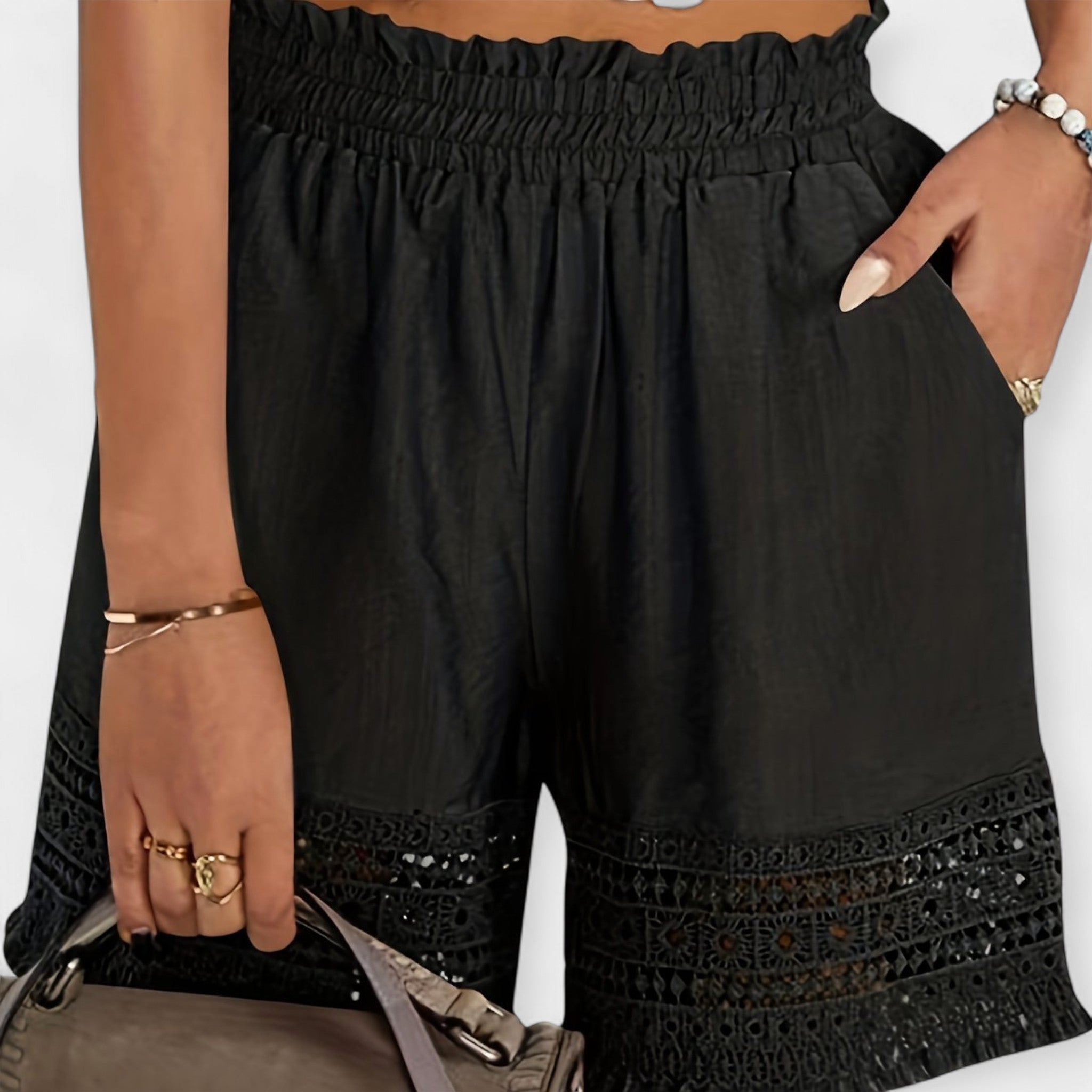 Shorts con pizzo