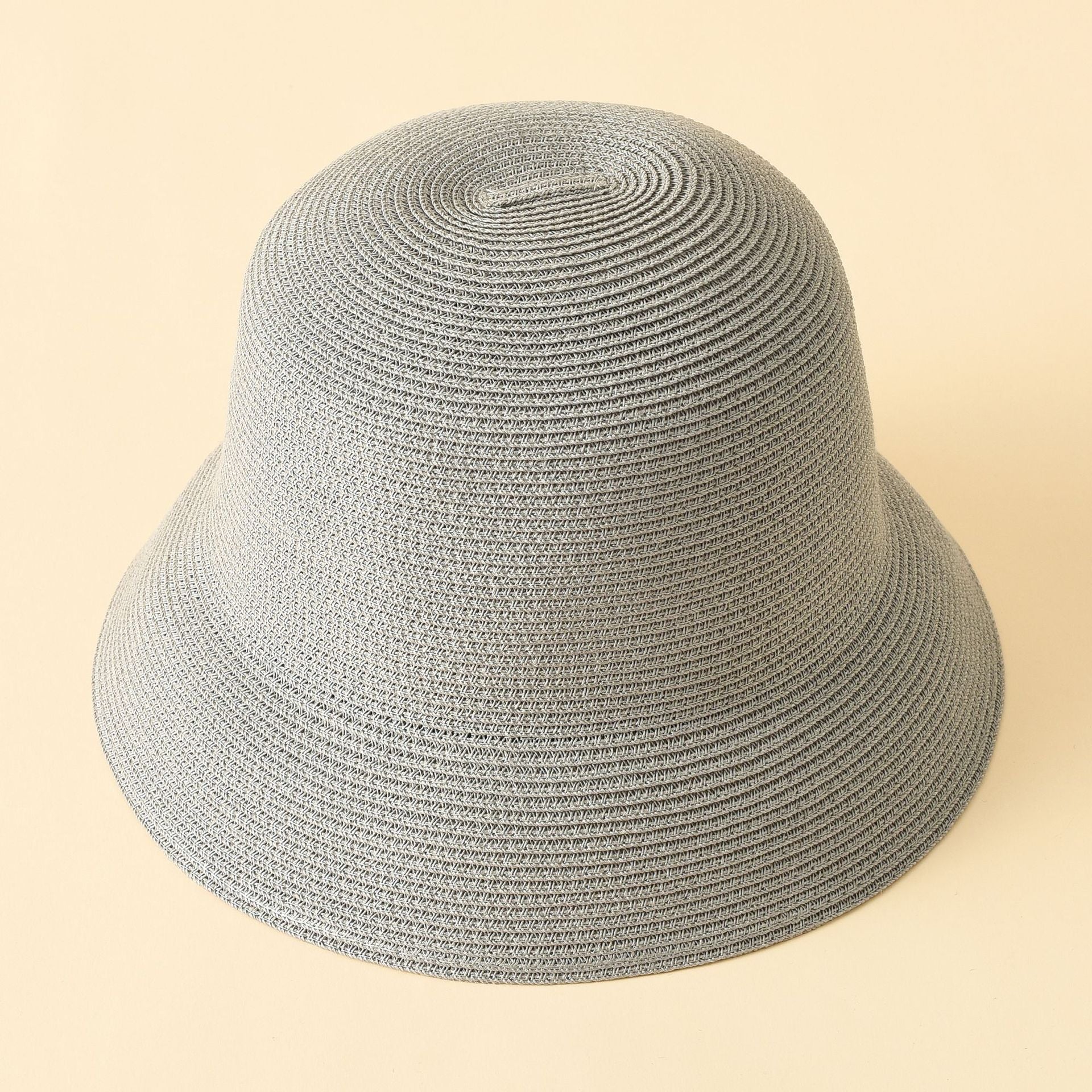 Cappello di paglia da donna a tesa larga