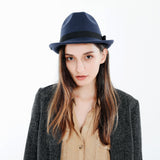 Cappello fedora da donna con nastro