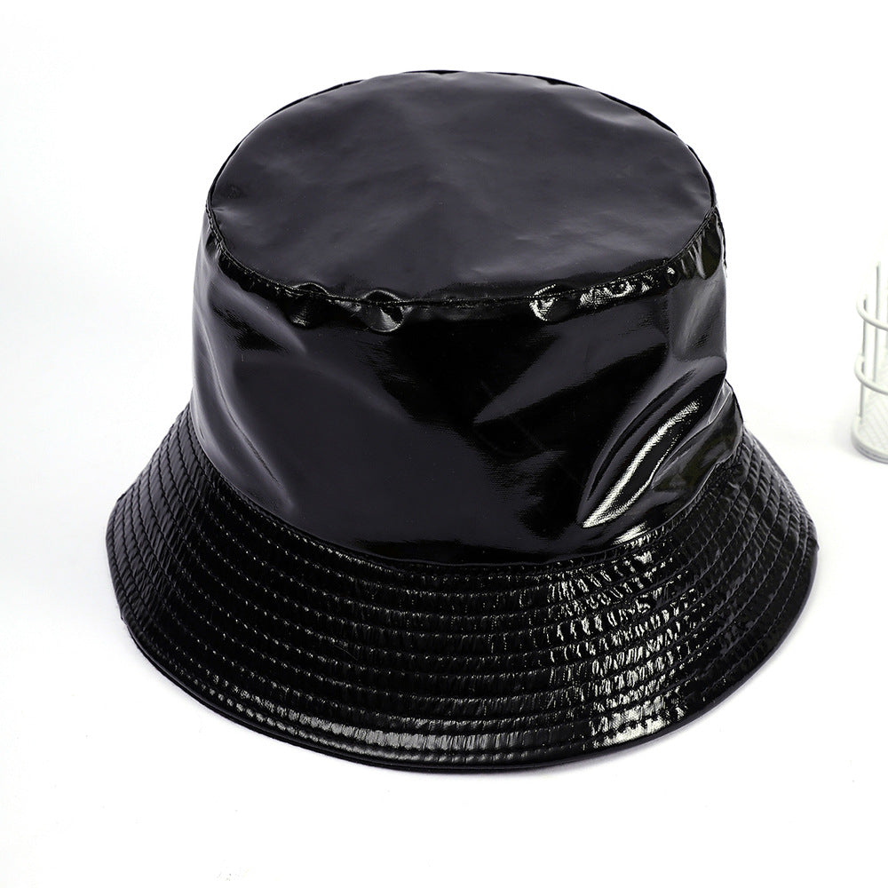 Bucket hat antipioggia da donna a tesa larga con rivestimento impermeabile
