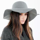 Cappello parasole da donna a tesa larga con cinturino elastico