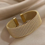 Bracciale elegante in maglia intrecciata con design aperto