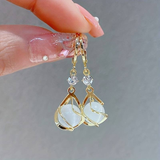 Orecchini Pendenti in Oro con Opale Bianco