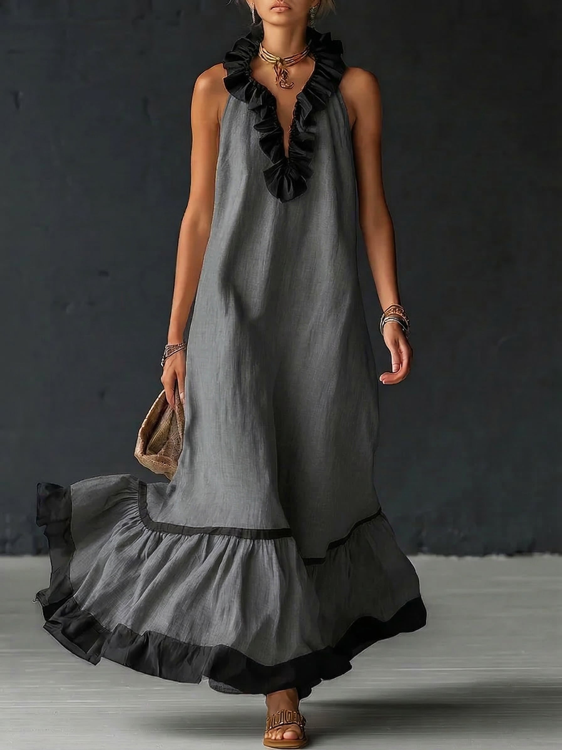 Abito maxi da donna senza maniche con tasche e bordo a volant